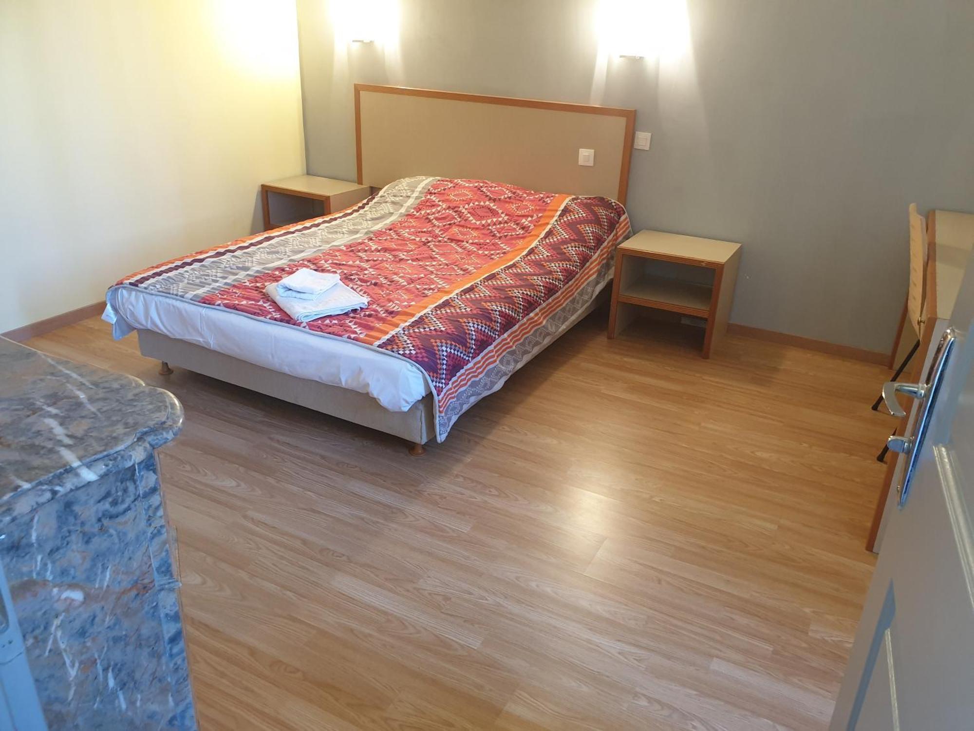 Hôtel de la Gare Romans-sur-Isère Habitación foto