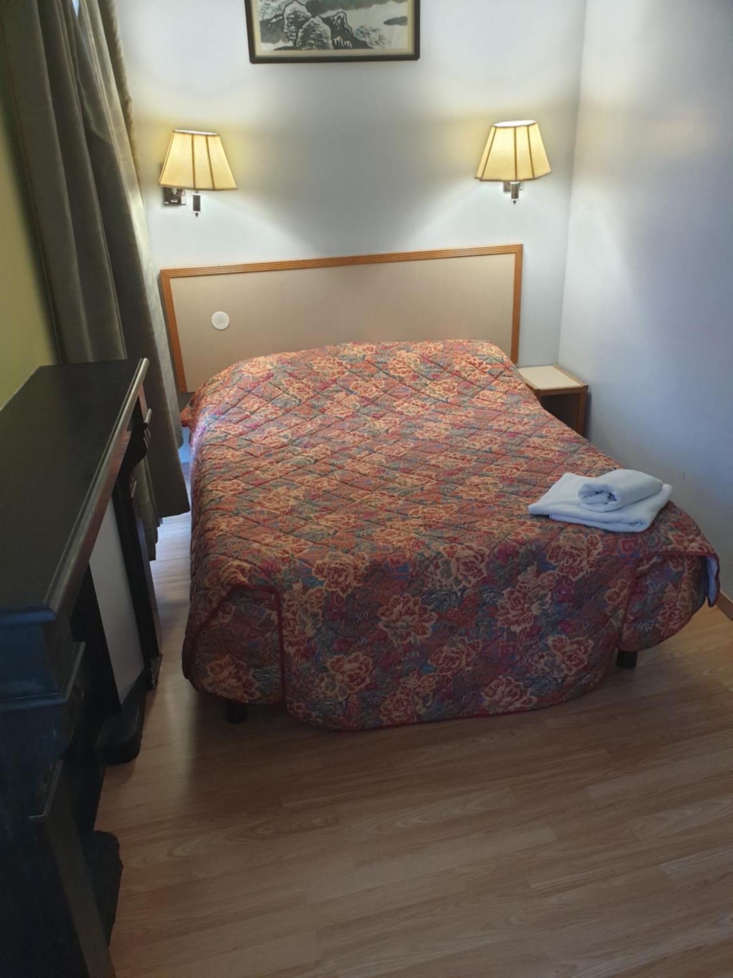 Hôtel de la Gare Romans-sur-Isère Habitación foto