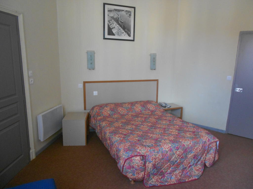 Hôtel de la Gare Romans-sur-Isère Habitación foto